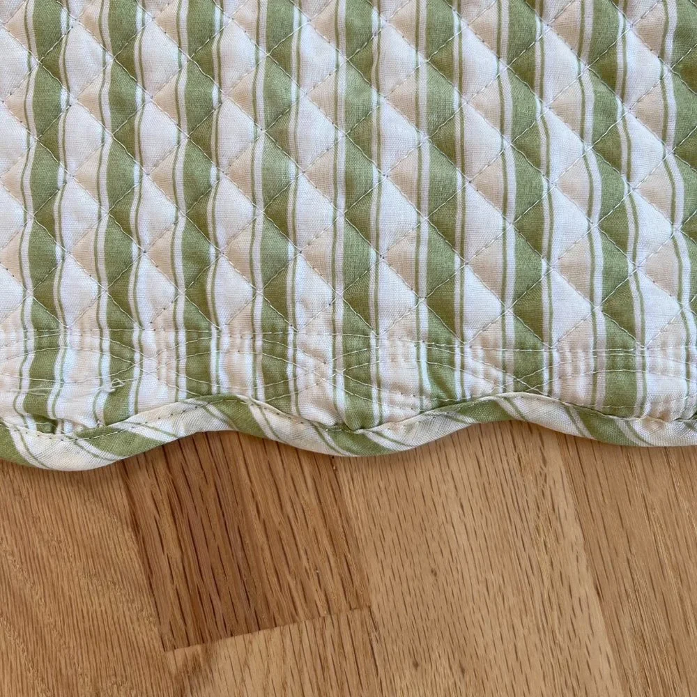 Quilted Spring Leaf Design Apron